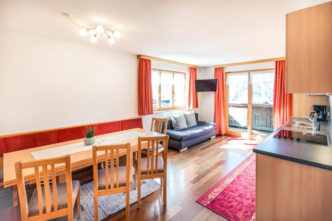Apartamento Haus Rothorn Schröcken Exterior foto
