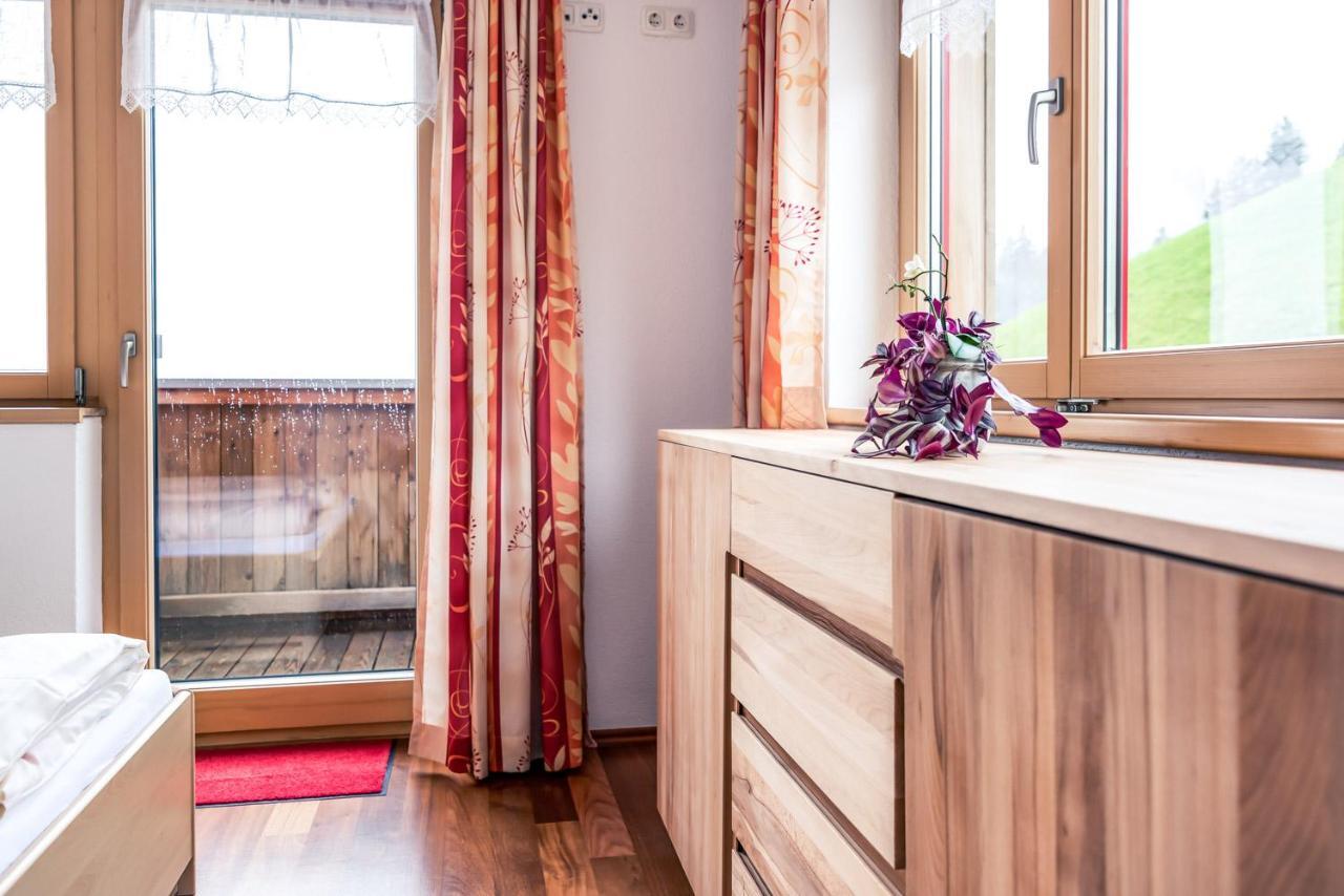 Apartamento Haus Rothorn Schröcken Exterior foto