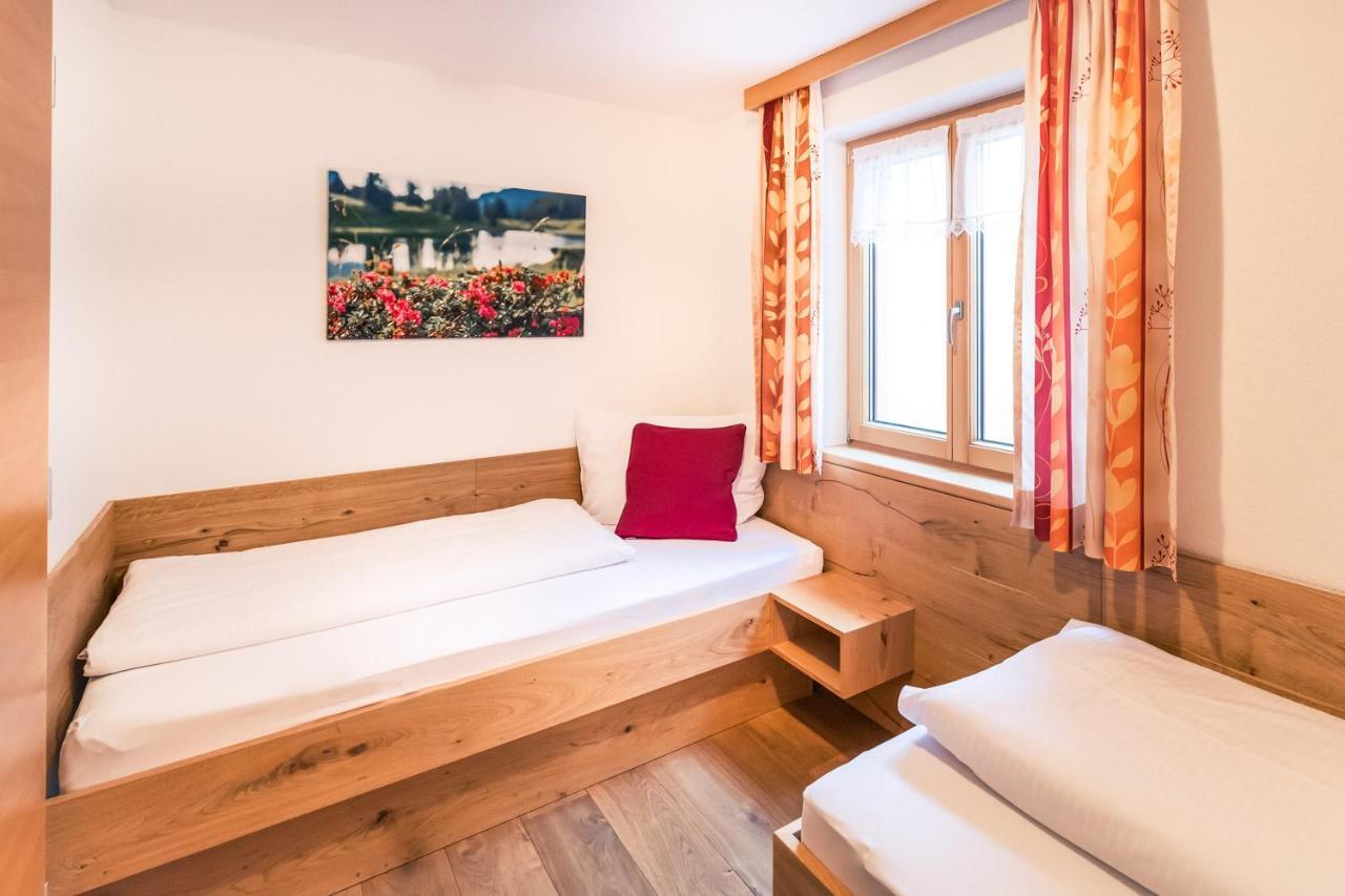 Apartamento Haus Rothorn Schröcken Exterior foto