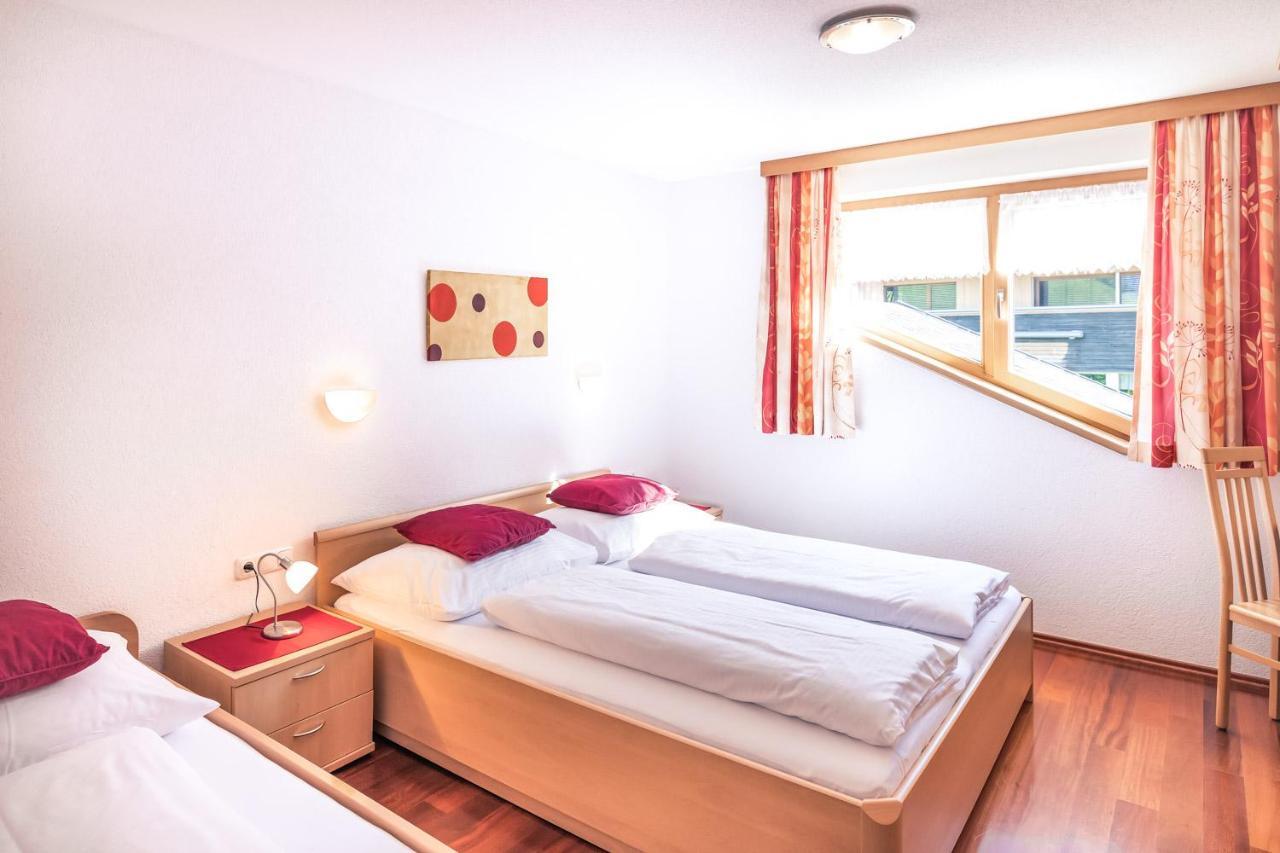 Apartamento Haus Rothorn Schröcken Exterior foto