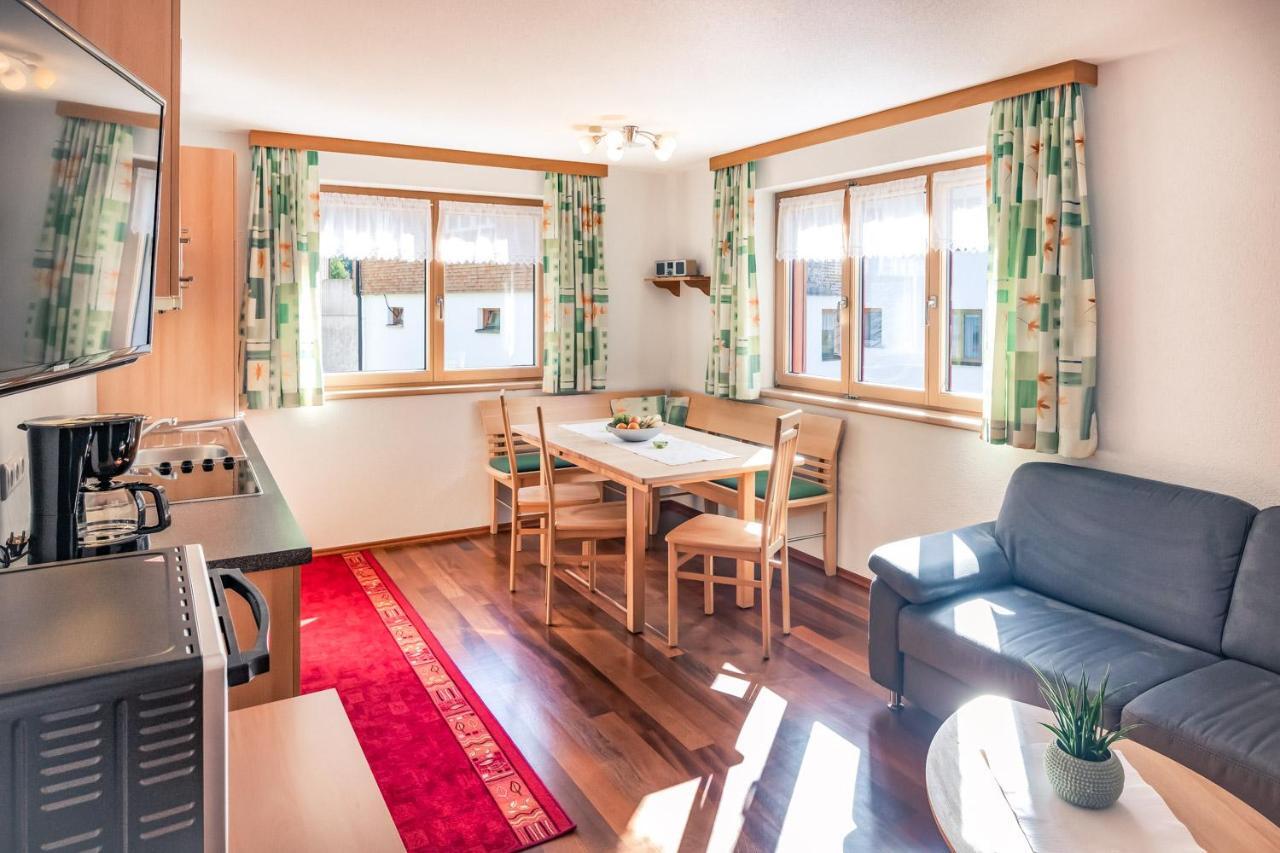 Apartamento Haus Rothorn Schröcken Exterior foto